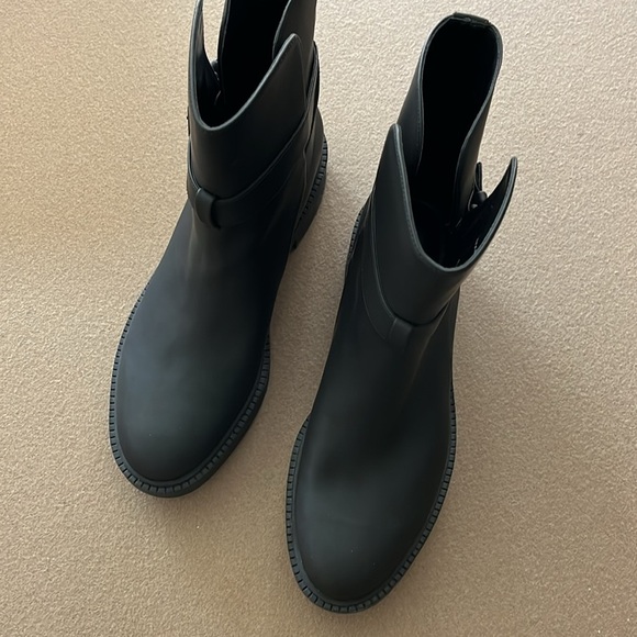 VINCE NWOB Kaelyn Womens Pull On Waterproof Ankle Boots- Size 9.5 - Picture 5 of 12